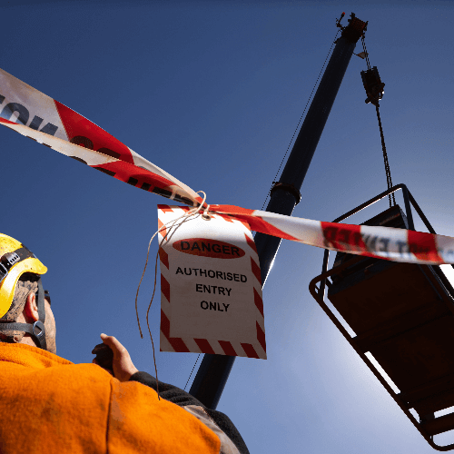 safety around mobile cranes
